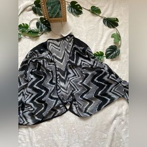 Black & White Cardigan 2X